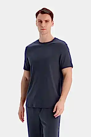 Bis Yaka Arka Dikiş Detayli Tişört