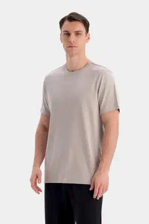 Bis Yaka Arka Dikiş Detayli Tişört