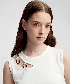 Cutout Metal Aksesuarlı Triko